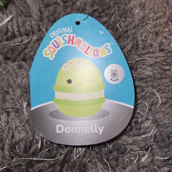 NWT Donnelly The Macaroon Topped With Sprinkles & Icing RARE Squishmallow - Picture 4 of 5